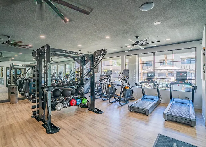 Modern Westgate Pool Gym Parking Wd Apartament