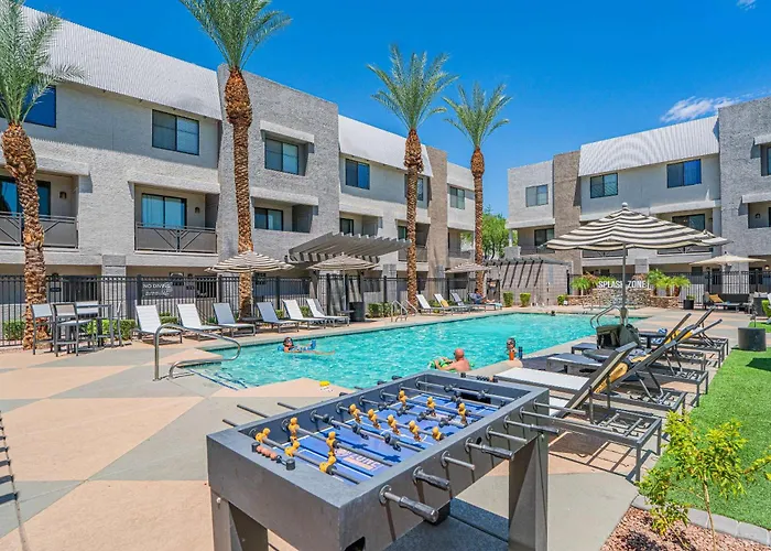 Modern Westgate Pool Gym Parking Wd Apartament Glendale
