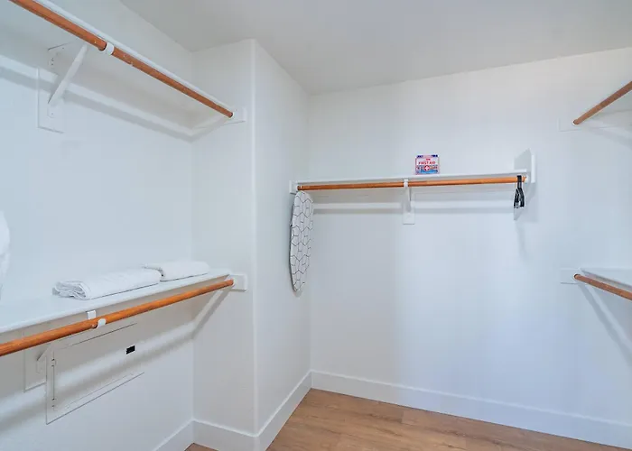 Modern Westgate Pool Gym Parking Wd Apartament Glendale
